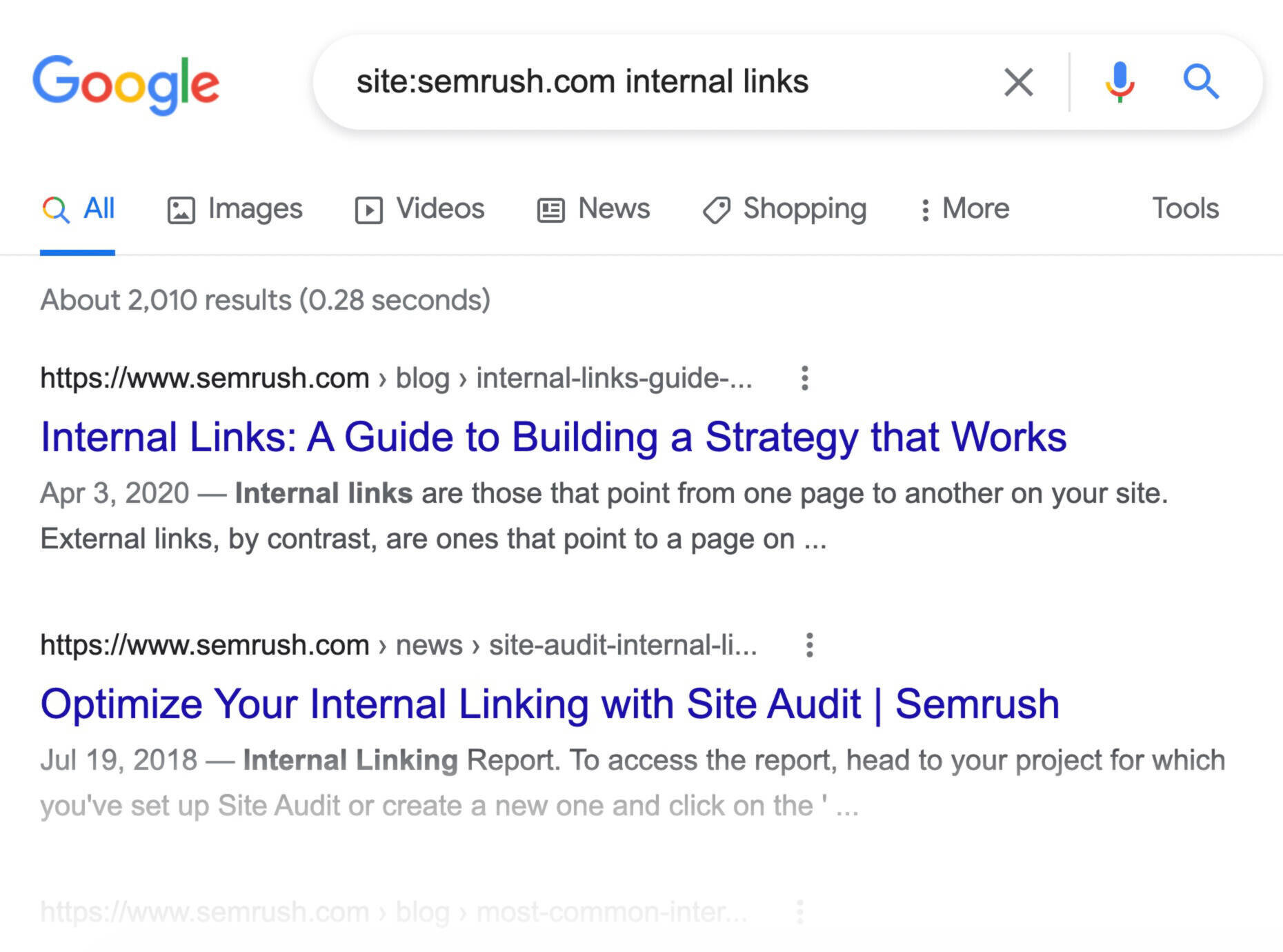 Resultados de Google para las páginas de Semrush sobre enlaces internos